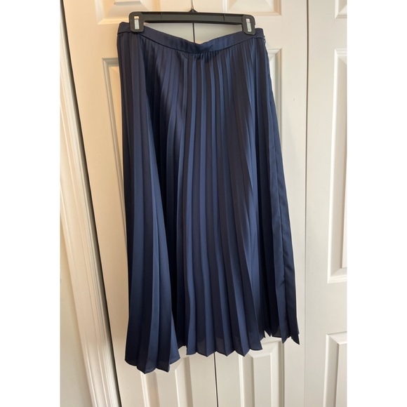J. Crew Dresses & Skirts - JCREW silk navy pleated long skirt size 6
